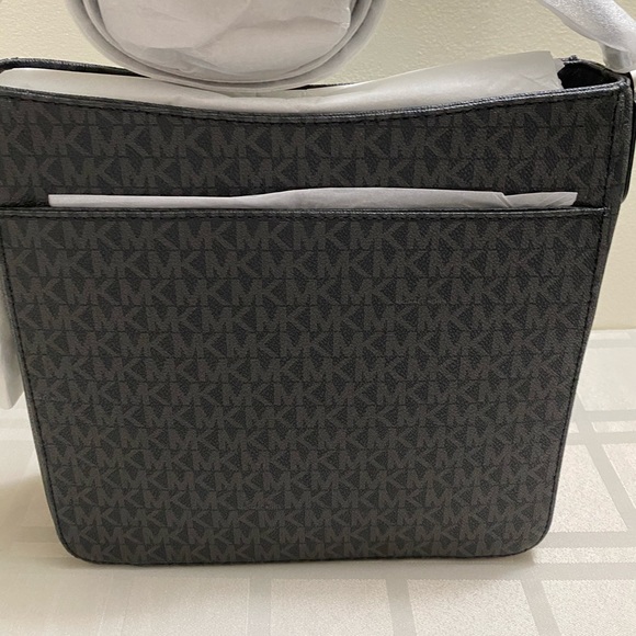 Selling Mk bag - Picture 5 of 5